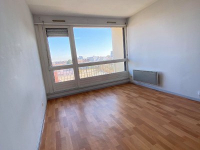 STUDIO A LOUER - LILLE - 32.99 m2 - 540 &euro; charges comprises par mois