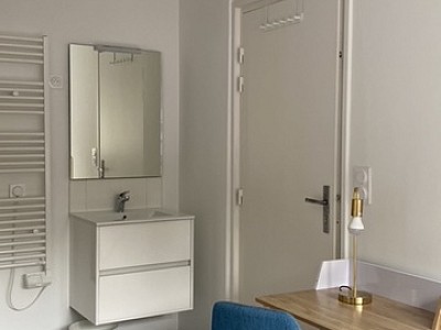 chambre avec salle de douche A LOUER - LA MADELEINE - 9.55 m2 - 536�&euro; charges comprises par mois