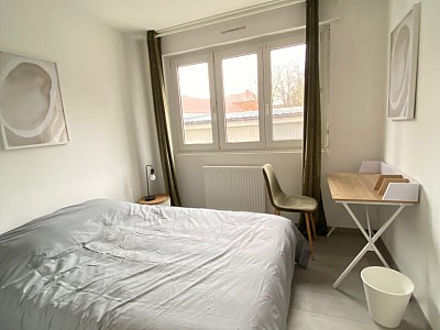 chambre avec salle de douche A LOUER - LA MADELEINE - 9.55 m2 - 536�&euro; charges comprises par mois
