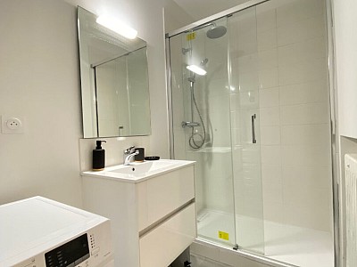 chambre avec salle de douche A LOUER - LA MADELEINE - 9.55 m2 - 536�&euro; charges comprises par mois