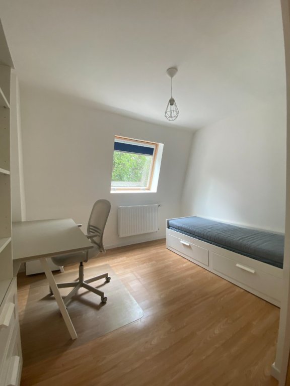 Colocation A LOUER - ROUBAIX - 12 m2 - 450 &euro; charges comprises par mois