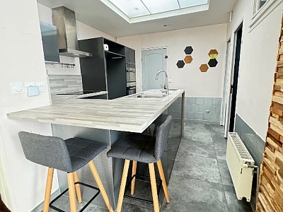 MAISON A LOUER - TOURCOING - 90.69 m2 - 958 € charges comprises par mois