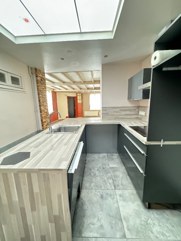 MAISON A LOUER - TOURCOING - 90.69 m2 - 958 &euro; charges comprises par mois