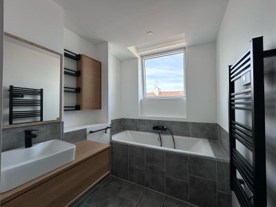 MAISON A LOUER - TOURCOING - 201 m2 - 2400€ charges comprises par mois