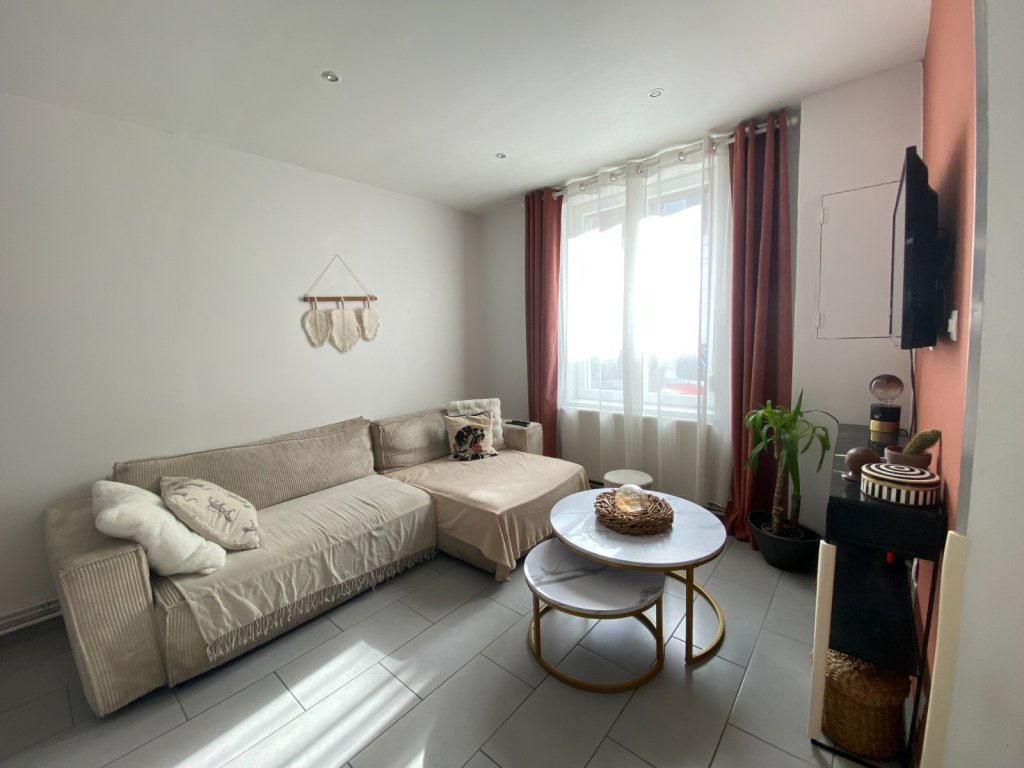 MAISON MEUBLEE A LOUER - WATTRELOS - 96.1 m2 - 1 100 &euro; charges comprises par mois
