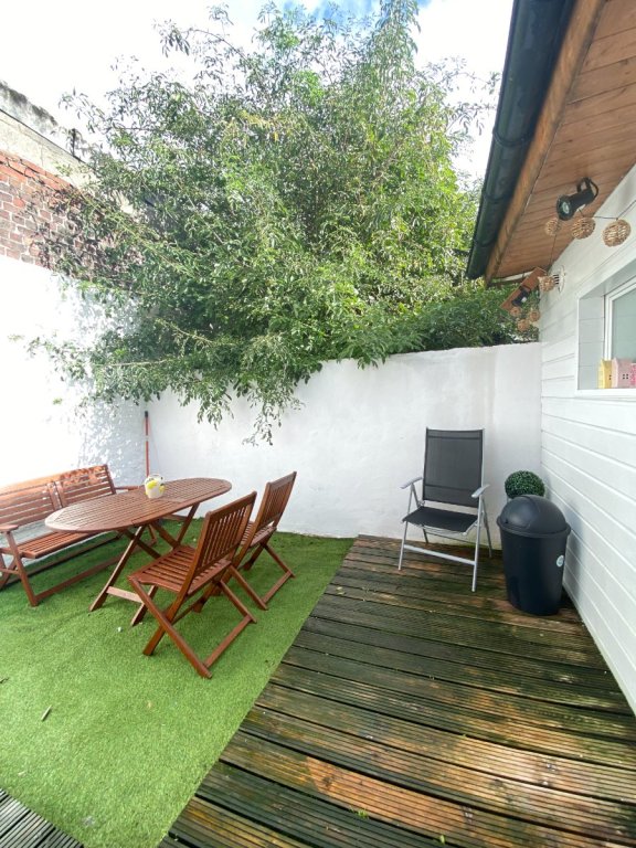MAISON MEUBLEE A LOUER - WATTRELOS - 96.1 m2 - 1 100 &euro; charges comprises par mois