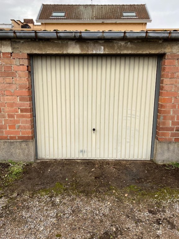garage A LOUER - TOURCOING - 16 m2 - 70 &euro; charges comprises par mois