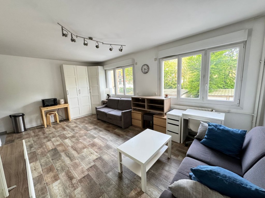 STUDIO A LOUER - LA MADELEINE - 30.44 m2 - 678 &euro; charges comprises par mois
