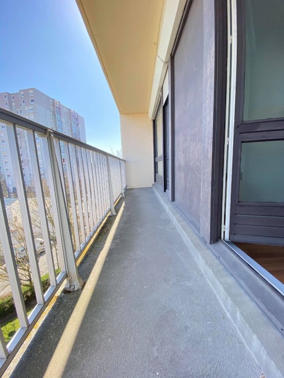 STUDIO A LOUER - LILLE - 32.99 m2 - 540 &euro; charges comprises par mois