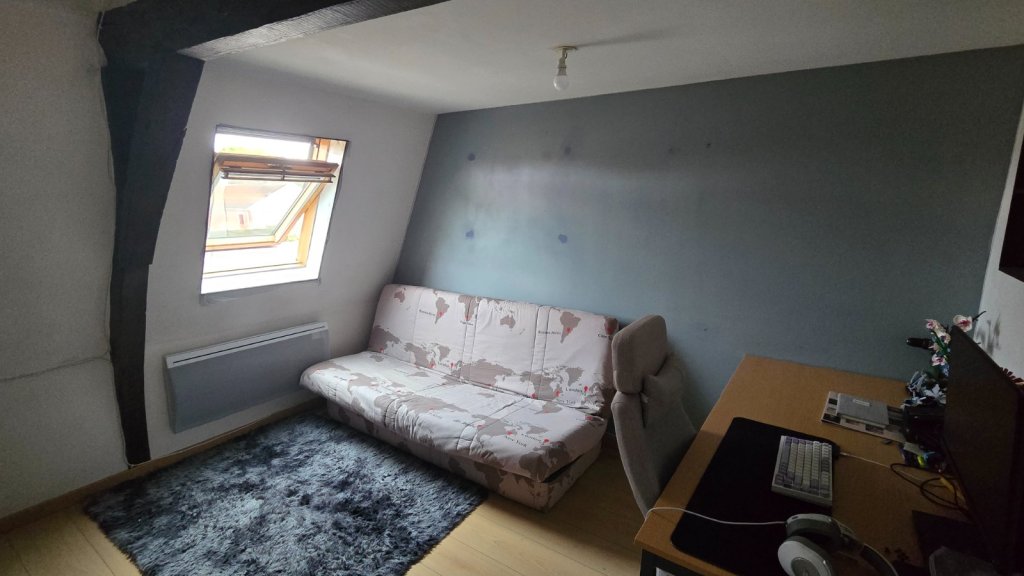 STUDIO AVEC MEZZANINE A LOUER - LILLE - 24.75 m2 - 550 &euro; charges comprises par mois