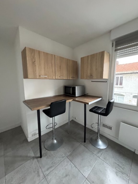 STUDIO A LOUER - WASQUEHAL - 17 m2 - 420 &euro; charges comprises par mois