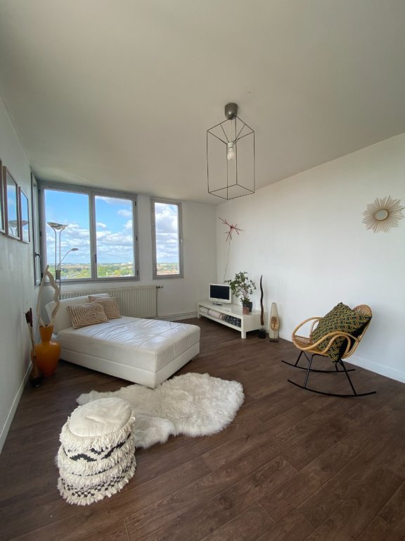 APPARTEMENT T2 A LOUER - LA MADELEINE - 44.5 m2 - 865 &euro; charges comprises par mois