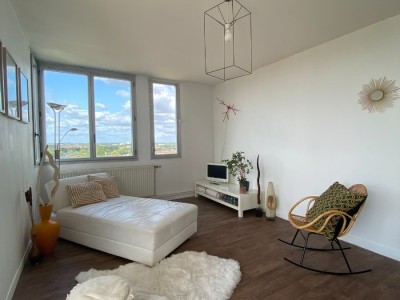 APPARTEMENT T2 A LOUER - LA MADELEINE - 44.5 m2 - 865 € charges comprises par mois