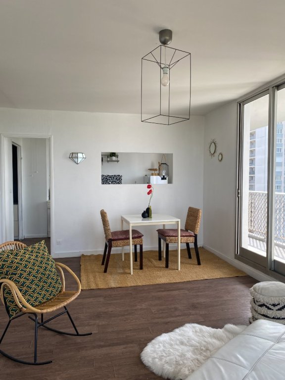 APPARTEMENT T2 A LOUER - LA MADELEINE - 44.5 m2 - 865 &euro; charges comprises par mois