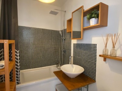 APPARTEMENT T2 A LOUER - LA MADELEINE - 44.5 m2 - 865 € charges comprises par mois