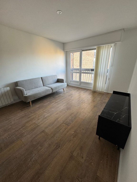 APPARTEMENT MEUBLE A LOUER - LA MADELEINE - 42.95 m2 - 840 &euro; charges comprises par mois