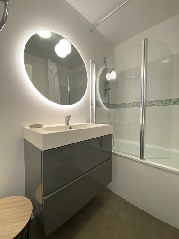 APPARTEMENT T2 A LOUER - LILLE vieux Lille - 47.05 m2 - 897�&euro; charges comprises par mois