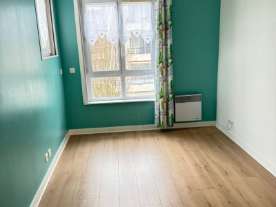 APPARTEMENT T2 A LOUER - MARCQ EN BAROEUL - 45 m2 - 700 € charges comprises par mois