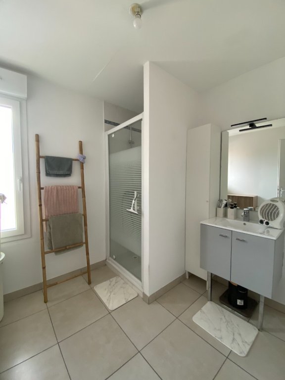 APPARTEMENT 1 CHAMBRE A LOUER - MARCQ EN BAROEUL - 46.79 m2 - 720 &euro; charges comprises par mois
