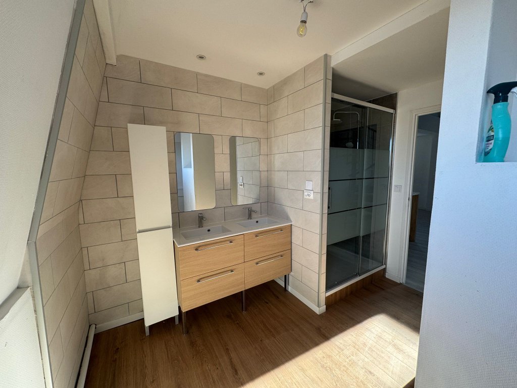 APPARTEMENT T3 A LOUER - WATTRELOS - 57.53 m2 - 950�&euro; charges comprises par mois