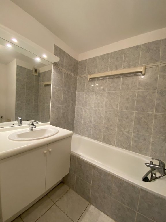 Appartement 3 chambres A LOUER - MOUVAUX - 105 m2 - 1�390�&euro; charges comprises par mois